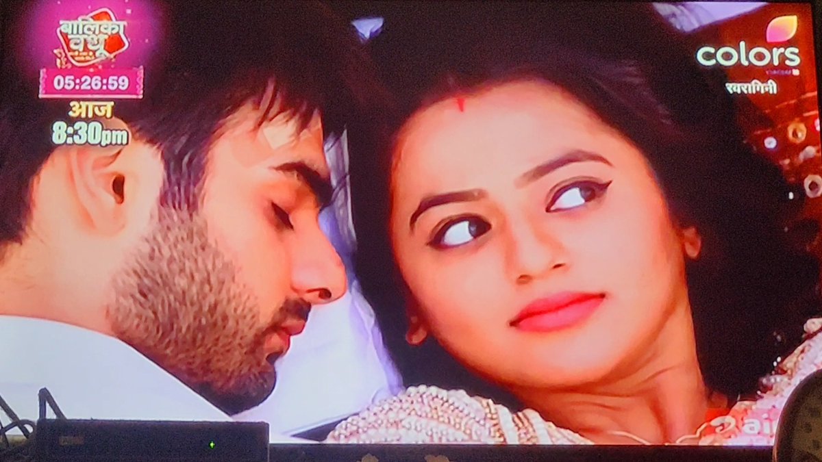 Rimuu23's tweet photo. Ok bye🙈🙈❤️❤️

#swasan #hellyshah #varunkapoor #swaragini #vahe https://t.co/8lSdsqtmvV