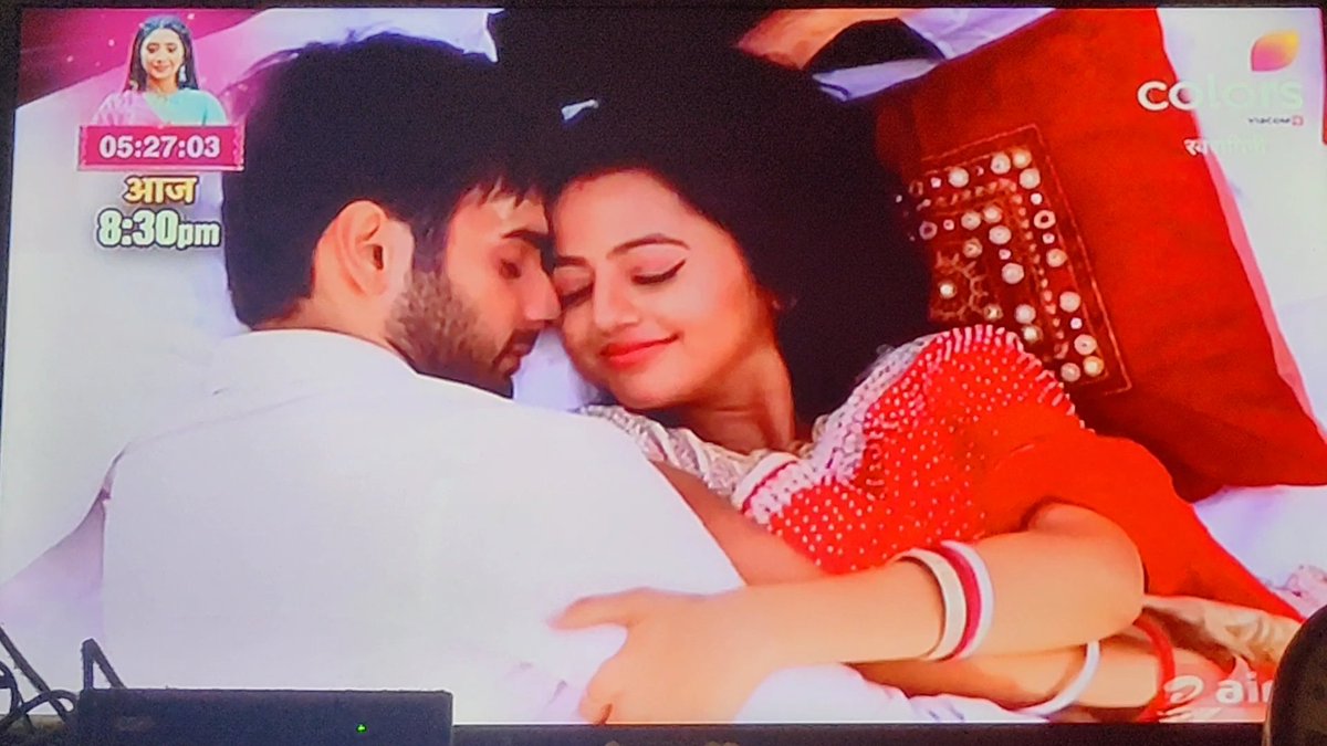 Rimuu23's tweet photo. Ok bye🙈🙈❤️❤️

#swasan #hellyshah #varunkapoor #swaragini #vahe https://t.co/8lSdsqtmvV