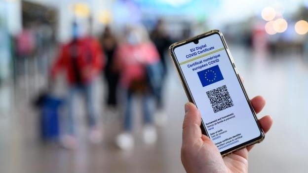 UnityNewsNet's tweet photo. 🚨BREAKING NEWS🚨 

A court in Belgium’s Wallonia region has ruled that use of a COVID pass is illegal and ordered the local government to pay a daily fine of €5,000 ($5,658) until they withdraw the measure according to local media.

The Government are set to appeal. https://t.co/vRXEp7KiHn