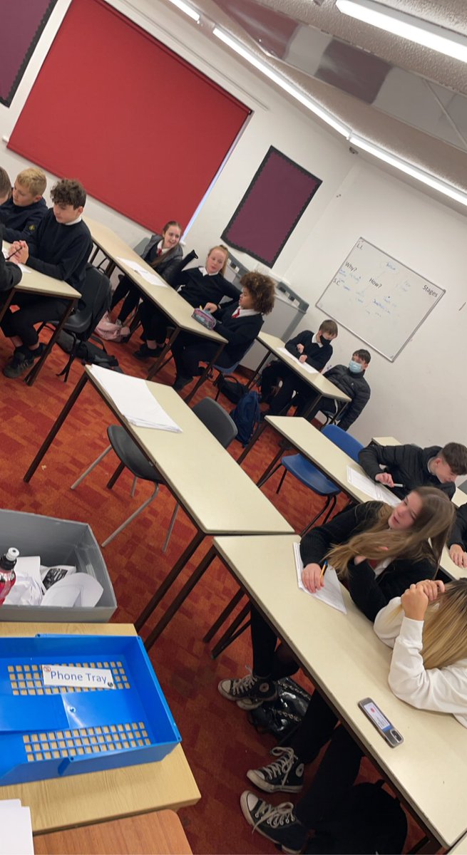 support_lhs's tweet image. 2T working hard discussing the social issues we care about! #RespectResilienceResponsibility