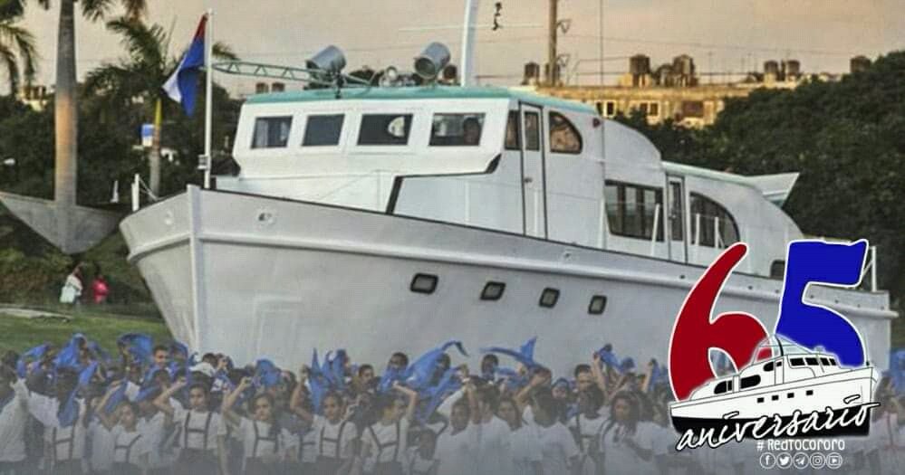 Ernesto02158799's tweet photo. #Fidel: tengo confianza infinita en las #FAR, feliz 65 aniversario para los miembros de esta gloriosa institución armada.
#UnPuebloUniformado
#FarCuba 
#65AniversarioFAR 
#MambisesDeAcero https://t.co/UmN8S3QU7z