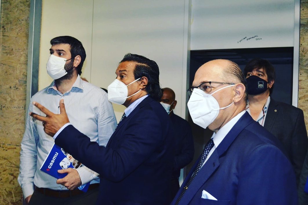Ni_Martinelli's tweet photo. Visité las obras de la institución de salud CASMU que construyó un cuarto y quinto piso para salas privadas en su complejo asistencial. Fui recibido por su comisión directiva y algunas de las empresas con las que trabajan estratégicamente para proyectar nuevas obras y servicios. https://t.co/7eAepvJptv