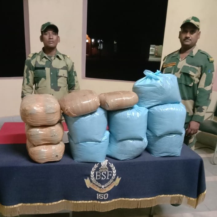 BSF_Tripura's tweet photo. #BSF #Tripura makes relentless efforts in countering trans-border smuggling on #India🇮🇳 #Bangladesh🇧🇩International Border.
Last night, BSF #troops seized 68 Kgs #Ganja, 10 #Cattle 17Btls #Liqour 100Btls #PhensedylSyrup & #Contrabands worth ₹ 7,74,147/- in various #Operations https://t.co/YLZZ5mJesr