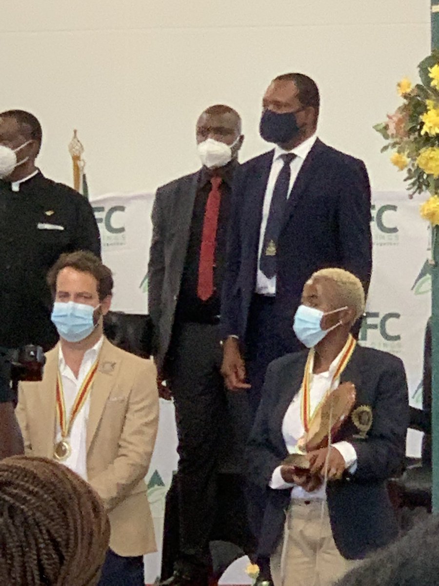 Congrats to my beautiful wife for winning 🏆 Female Farmer of the Year 2021. What a journey! She has been up at 4am daily , pregnant, the 2 kids. Then sick husband. But has keep the farm going, flourishing and productive. Supplying all supermarkets. I am very proud <a href="/NomalisoN/">Nomaliso Musasiwa ❁</a>