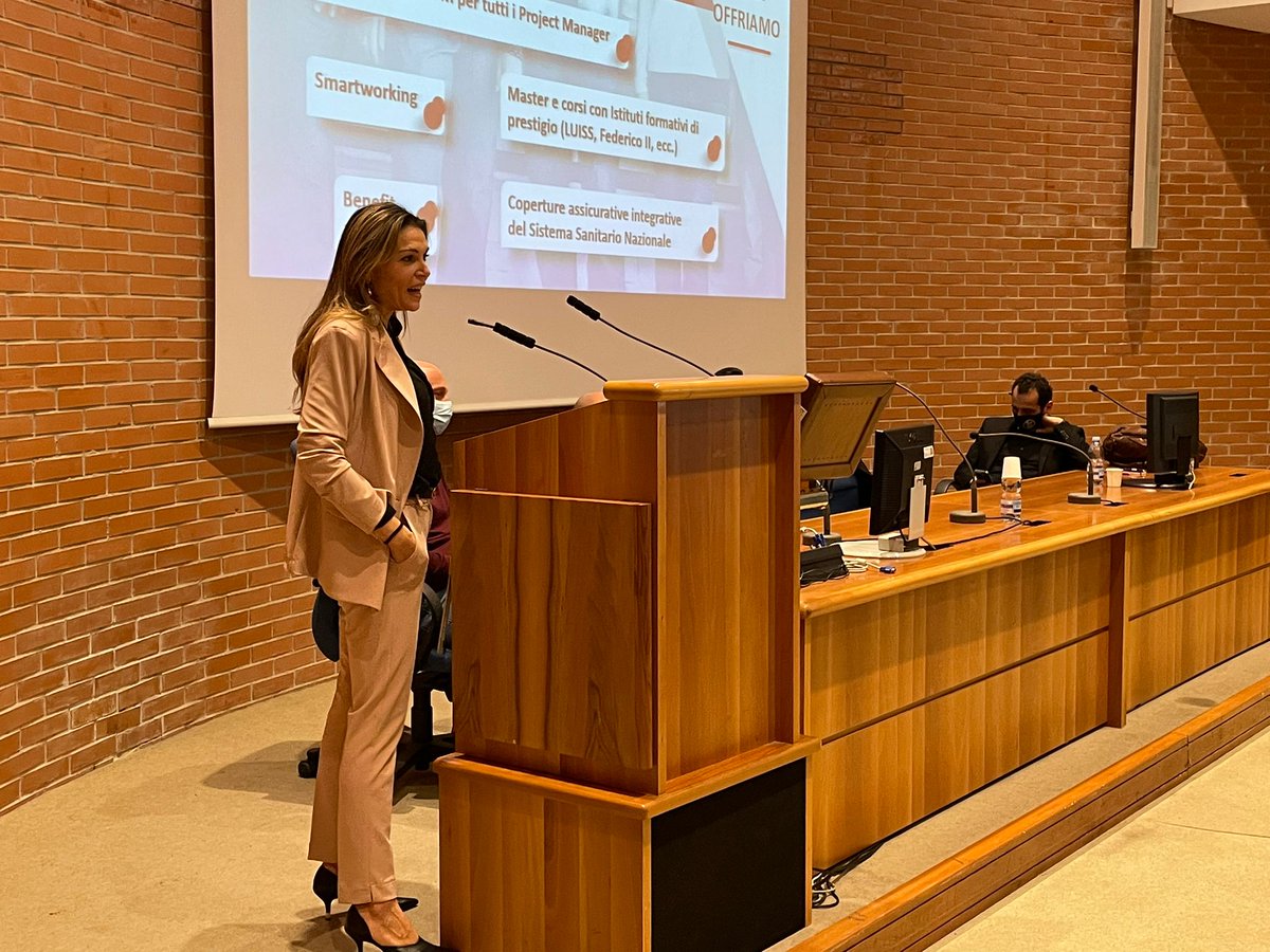paadvice's tweet photo. L’ecosistema che sviluppiamo con l’università ci consente di scrivere ciò che saremo fra 5 anni. Bisogna essere capaci di vedere il #futuro negli occhi di persone #giovani talentuose
@mcolucciello #RecruitingDay @UninaIT 

@DigitaAcademy @massimoaria @antoniopescape @mariconfe https://t.co/hkIXnnKmrL