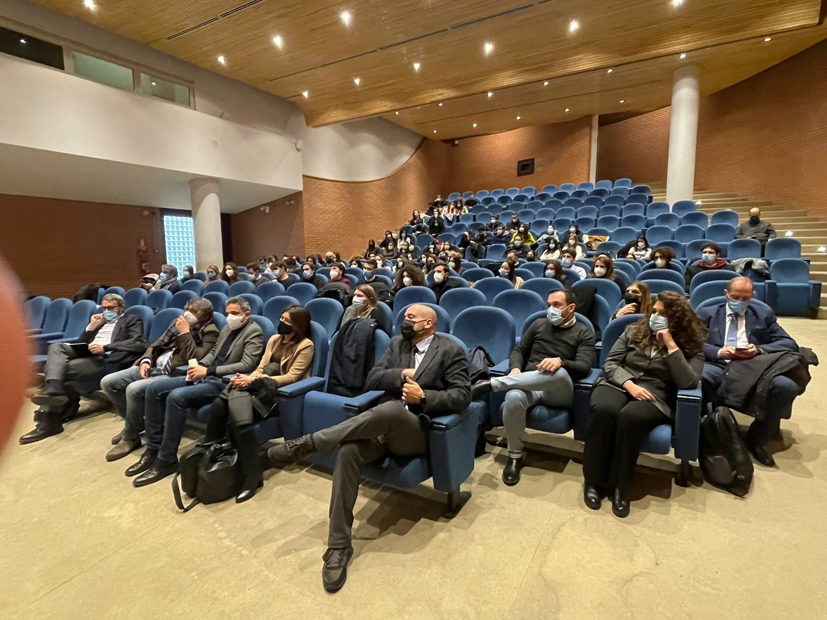 paadvice's tweet photo. L’ecosistema che sviluppiamo con l’università ci consente di scrivere ciò che saremo fra 5 anni. Bisogna essere capaci di vedere il #futuro negli occhi di persone #giovani talentuose
@mcolucciello #RecruitingDay @UninaIT 

@DigitaAcademy @massimoaria @antoniopescape @mariconfe https://t.co/hkIXnnKmrL