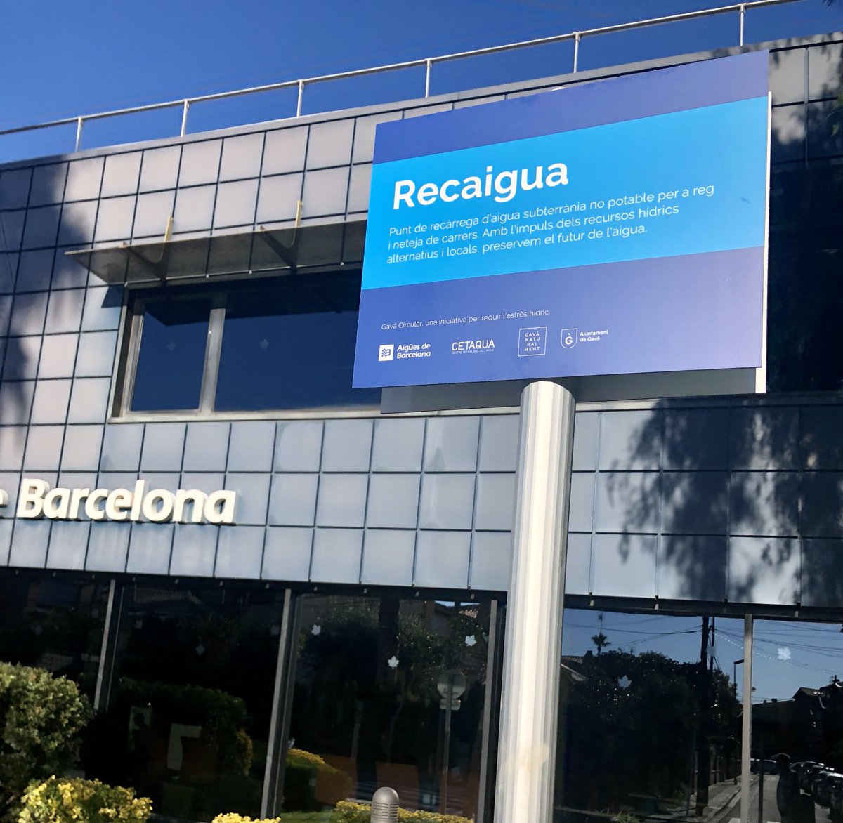 Sergi_clp's tweet photo. Contents des DOP Llob Sud @aiguesbcnclient de participar en l’impuls de recursos alternatius amb la inauguració de #recaigua. Aquest punt de recàrrega intel·ligent permetrà a @AjuntamentGava establir patrons de consum per un ús més eficient de l'aigua per reg i neteja de carrers. https://t.co/CxVLme4y0i