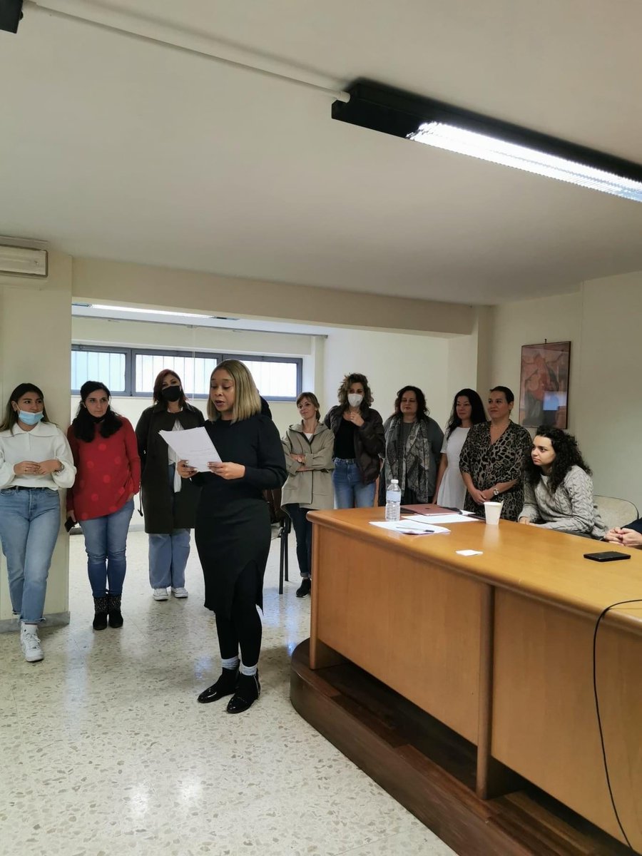 ONEYOUMANITY's tweet photo. Women worked in groups to elaborate their own business ideas. They then made a pitch to a panel - to acquire the confidence it takes to convince potential investors that their ideas have value.

#Youmanity #EASE #women #violenceonwomen #endviolence #easeproject https://t.co/DtI1vaeJkg