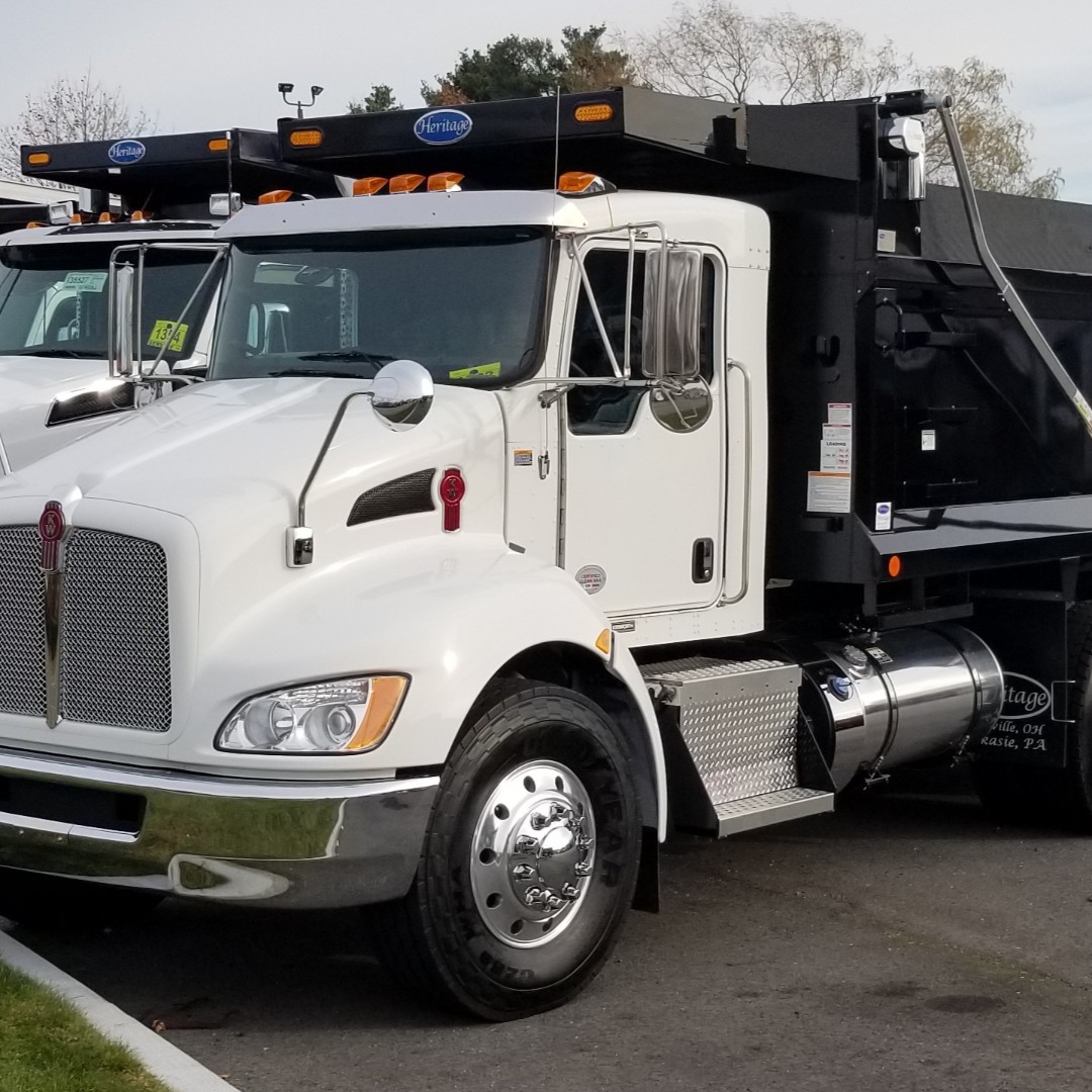 KenworthNE's tweet photo. This magnificent machine is ready for delivery to our friends at Riley Brothers! Thanks for choosing Kenworth Northeast and the T370.
#Kenworth #Kenworthne #KenworthTrucks #T370 #DumpTrucks #WorkTrucks https://t.co/iQ7N2QnSjS