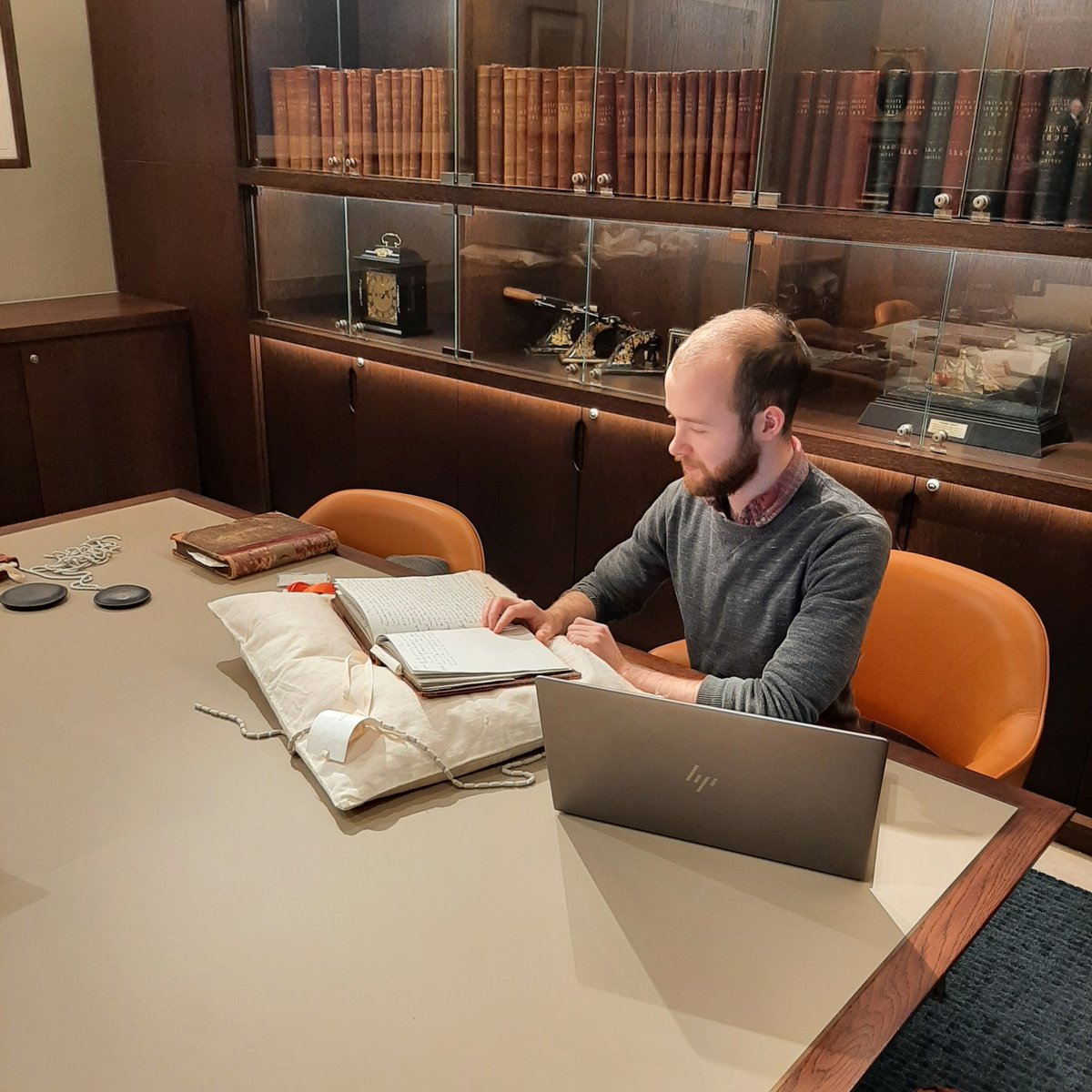 Great to be able to welcome Aurelius Noble from <a href="/LSEEcHist/">LSE Department of Economic History</a> to the #BaringArchive today. Aurelius is researching the operation of the money market during the first globalisation and is pictured here looking at one  of Barings' early 20th century credit memoranda books.