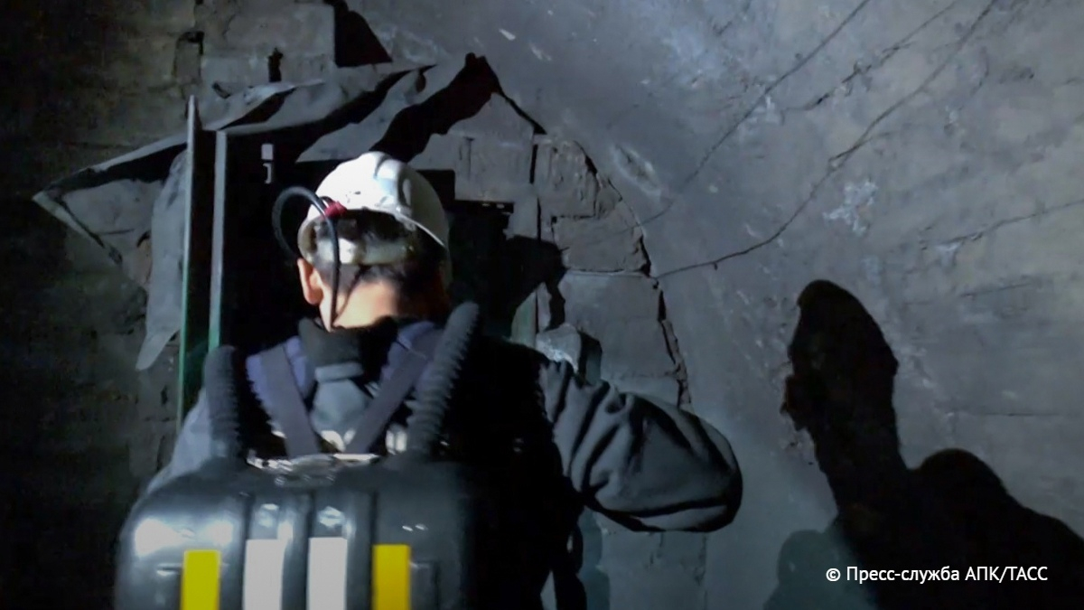 тела шахтеров. погибшие горноспасатели на шахте листвяжная. тела шахтеров. шахта листвяжная авария 2021. погибшие горноспасатели на шахте листвяжная.