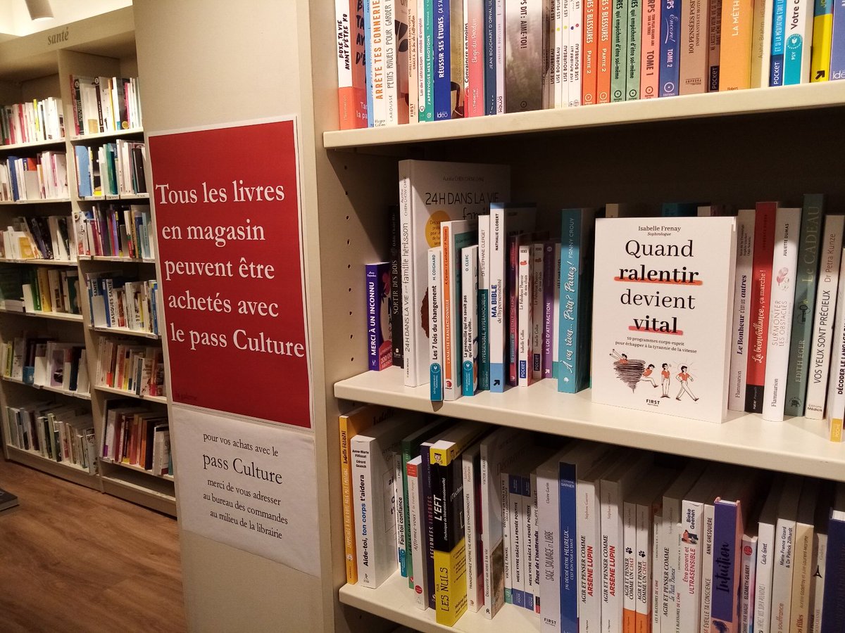 IFrenay's tweet photo. J'ai la joie de découvrir mon #livre "Quand ralentir devient vital" à la librairie havraise @La_Galerne rue Victor Hugo.

#sante #medecineintegrative #preventionsante #sophrologie #LeHavre @paris_normandie @LeHavreMetro @fbleuhnormandie  #lecture https://t.co/v3DfSGw8Sg