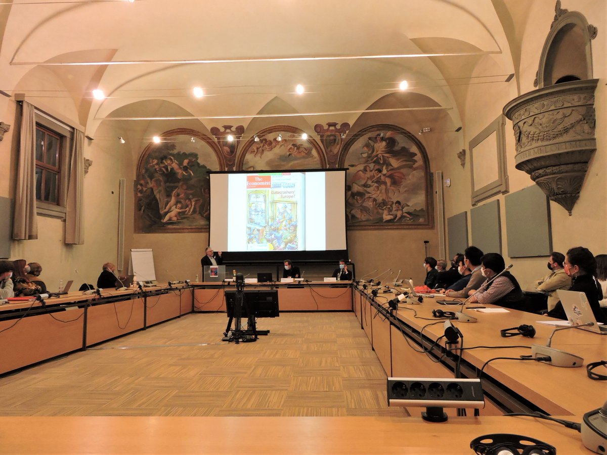 EUI_MWProgramme's tweet photo. 📌Yesterday we had the pleasure to have Prof. Larry Wolff (@nyuniversity) with us @EUI_EU, first for a masterclass session where @AnnaDobrowolsk6 @infinite_milos @KamilKarczewski @racheltrode presented their research topics, then for the #MWLecture on the idea of Eastern Europe. https://t.co/QjJsQwrgyy