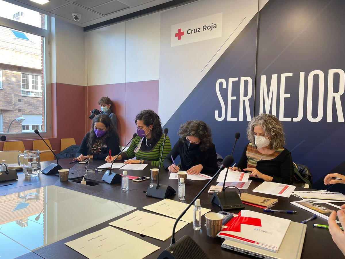 CcooCruz's tweet photo. Firmado el IV Plan de Igualdad de Cruz Roja. Dos años de negociación y en situación pandémica. Un avance para la igualdad y para las mujeres de Cruz Roja. Contamos con el primer protocolo de acoso sexual, negociado con la RLPT. 💪💪 https://t.co/7p3Hw70gQt