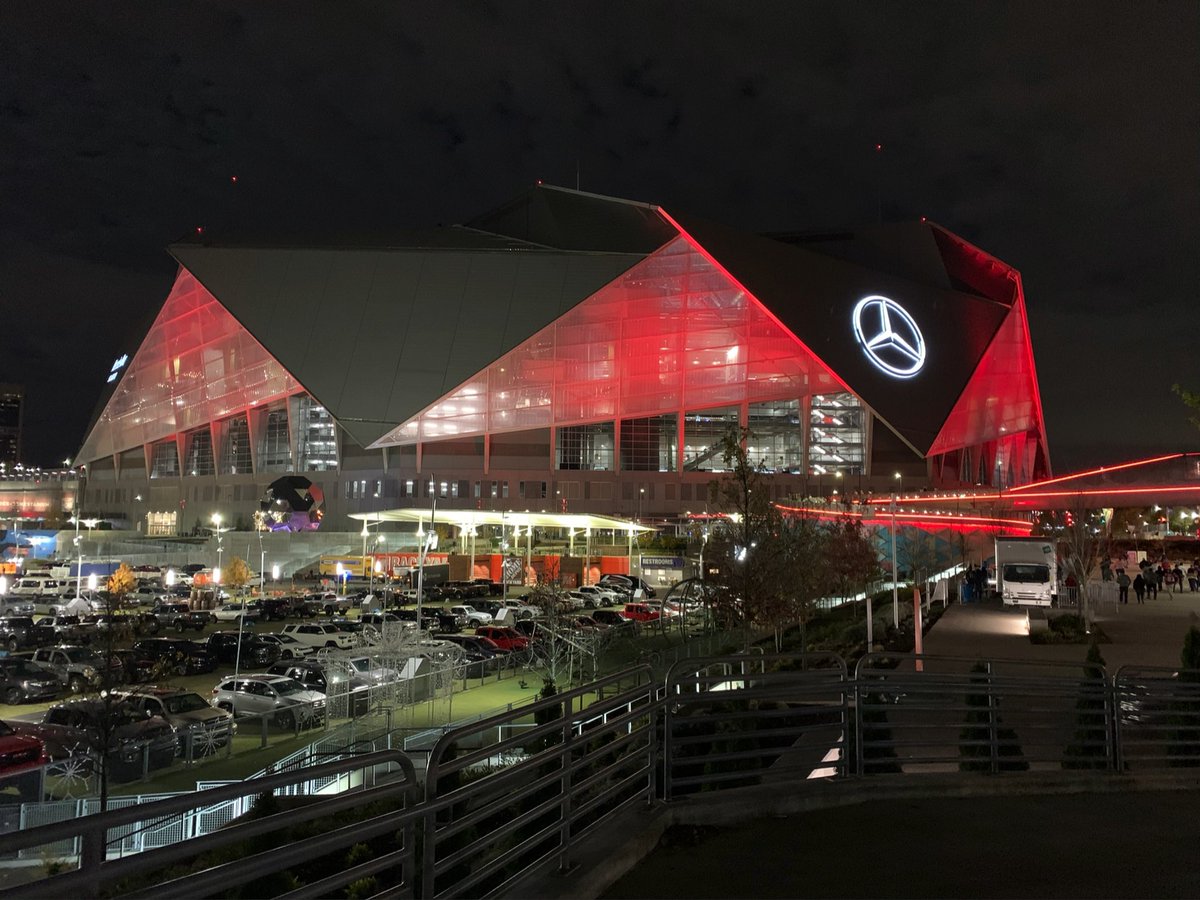 BassinDawg's tweet image. #Dawgs Da Benz.
Red &amp;amp; Black on the outside, Red &amp;amp; Black on the inside.

💯🐶🏈 #GoDawgs #SECChampionship