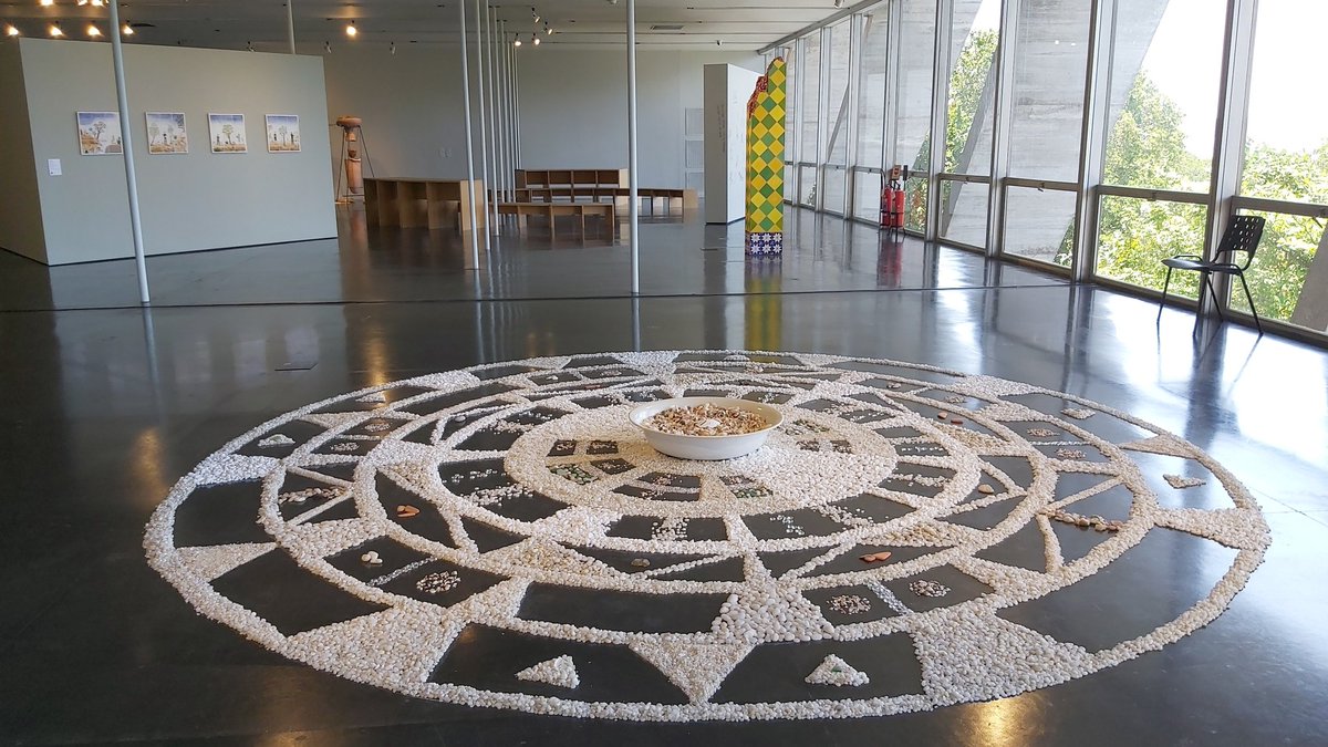 MAM_Rio's tweet photo. Obra de Regina Vater em primeiro plano e Adriana Varejão ao fundo. #vemproMAM https://t.co/1sp9WYouz4