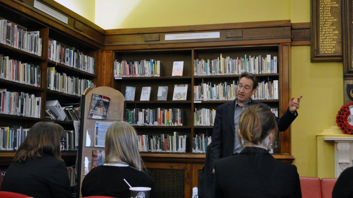 PGS1732's tweet photo. From Year 6 to Sixth Form LitSoc, Chris Connaughton has absolutely enthralled audiences with his one-man storytelling today.... do you believe in ghosts???
#PGSEnglish #PGSCuriosity @intextchris https://t.co/KLLnlmLcIO