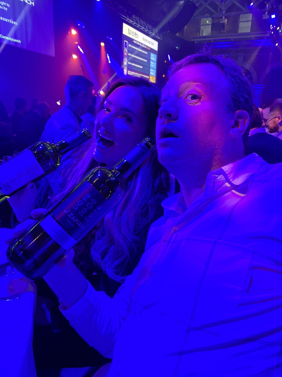 Bert_Beroni's tweet photo. #LondonComedyLunch These Mics don’t seem to work very well 😢 https://t.co/zFmD9AIQtg
