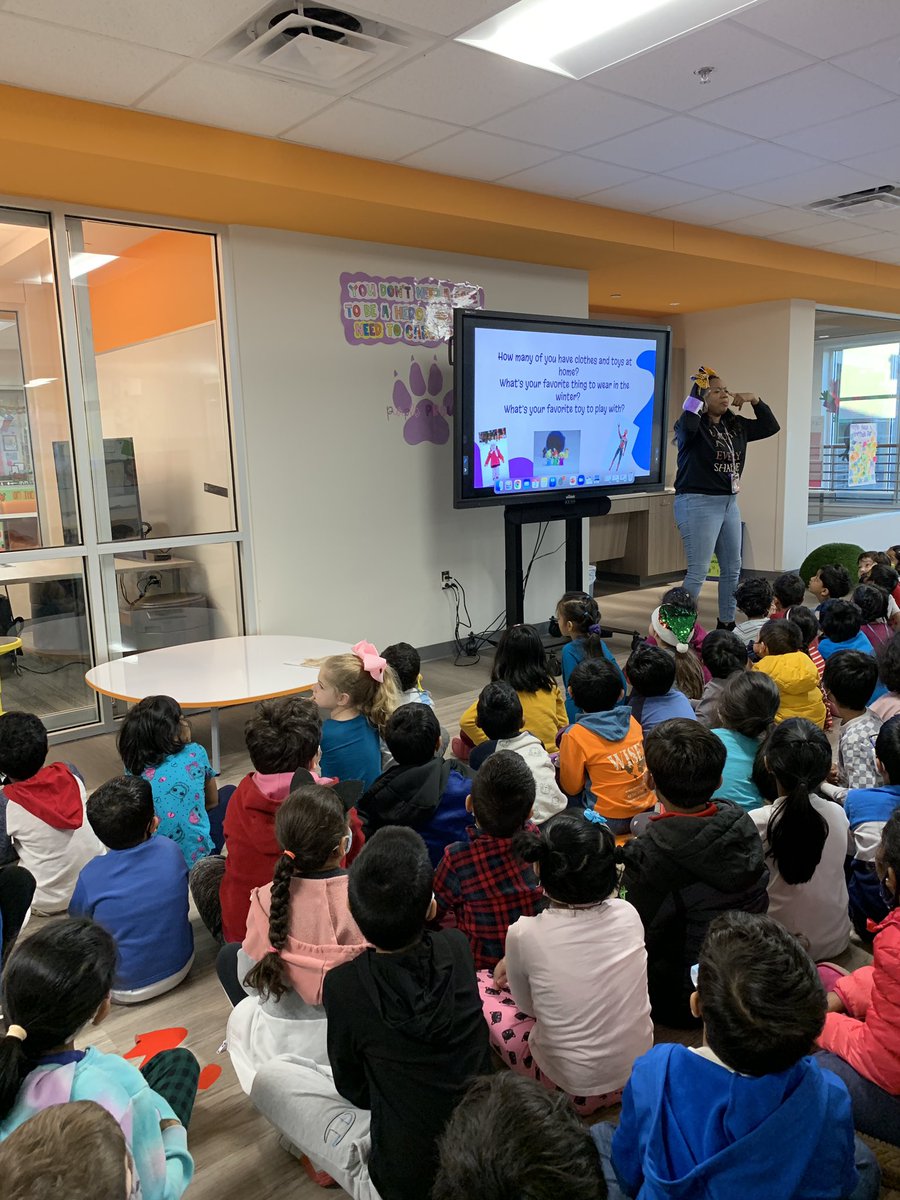 Mrs_Wolpert's tweet photo. Purple House is SO excited to launch our Toy Drive at CRE! Help us spread our holiday cheer around the community by sending new, unwrapped toys to Canyon Ranch Elementary today through the 17th! https://t.co/9QbisAsstH
