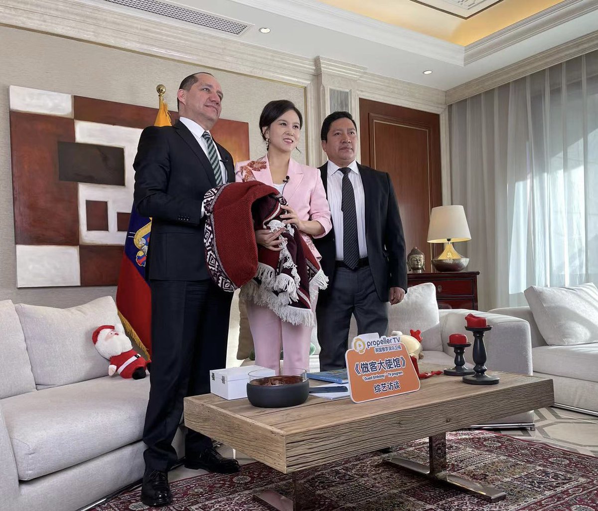 EmbajadaEcuChi's tweet photo. ⚠️🎬Thanks to #Meixi & #PropellerTV, one of the most popular stream channels, a documentary film from 🇪🇨🌏#MasEcuadorEnElMundo will be broadcast to a huge Chinese 🇨🇳🎥 audience through the #GuestEmbassy” program. https://t.co/uNufzkQ9vJ