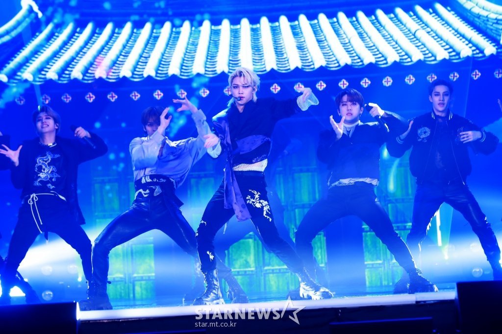 yslcheol's tweet photo. STRAY KIDS PERFORMANCE KINGS
#StrayKids1stDAESANG 
#SKZ_1stDAAAESANG 
#스키즈_AAA올해의퍼포먼스대상_축하해 
#스키즈_올해의퍼포먼스상_축하해 https://t.co/dpnn1dG87u