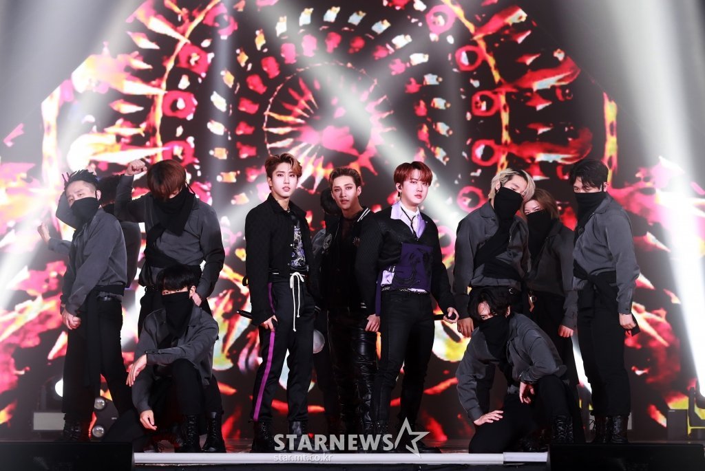 yslcheol's tweet photo. STRAY KIDS PERFORMANCE KINGS
#StrayKids1stDAESANG 
#SKZ_1stDAAAESANG 
#스키즈_AAA올해의퍼포먼스대상_축하해 
#스키즈_올해의퍼포먼스상_축하해 https://t.co/dpnn1dG87u