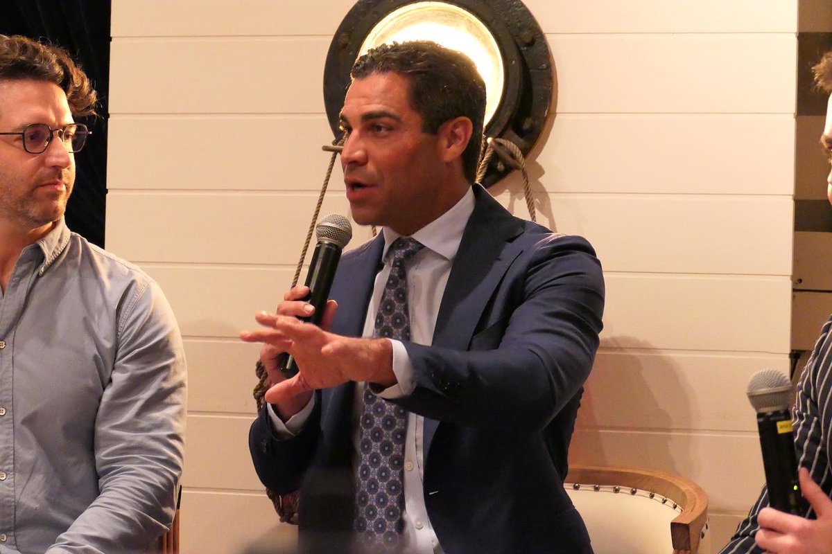 FrancisSuarez's tweet photo. We were so excited to welcome @Nasdaq today for their first official event in Miami alongside @aparkthelark, @anthemos, @Machiz, &amp; @chest!

The Miami Movement isn’t slowing down anytime soon 🚀 https://t.co/KJp7JLJy8L