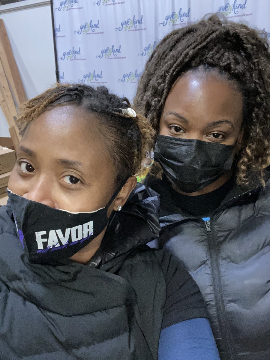 tbsg_network's tweet photo. Thank you to @Givenkind for the
Donations to our organization and the families we serve in the HARVEY community 
It’s looking more and more like Christmas and it’s great to see @citymotivators CEO Felicia Walker https://t.co/lybLcRvbQC