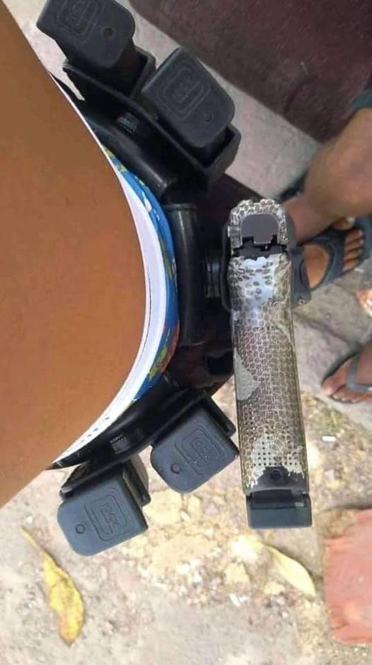 O foda e que ela quer ser mais ignorante
Que a minha cintura