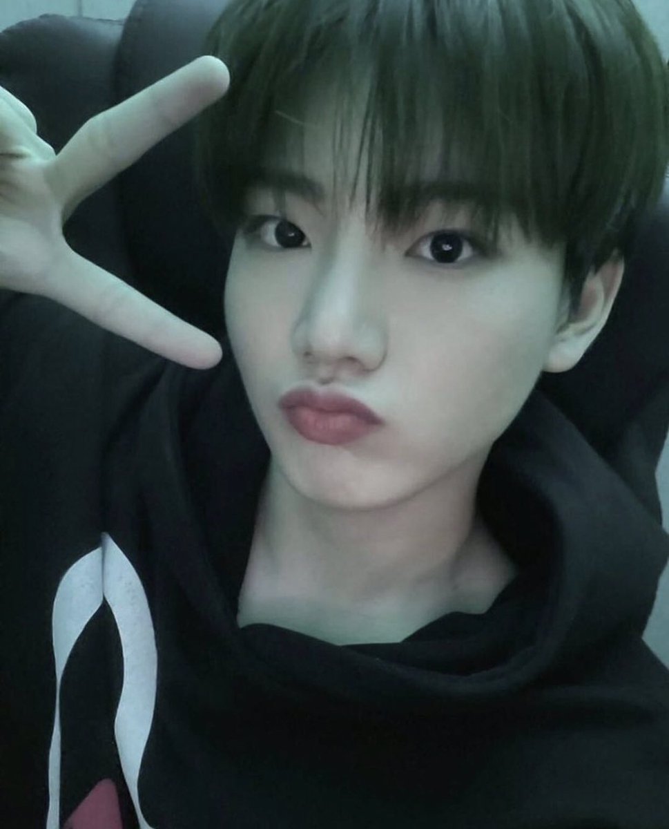 Hey! hindi ako nangangagat pogi lang