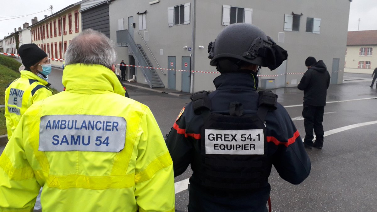 Prefet54's tweet photo. Journée d'échange inter-services et d'entraînement sur la thématique #terrorisme en présence d'Anne CARLI, dir cab du préfet.
Après une matinée en salle, l'après-midi a été consacrée à des entraînements pr améliorer la coordination entre forces de l'ordre et services de secours. https://t.co/I16sryMDhu