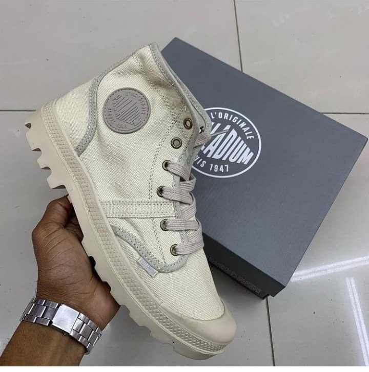 Kickzstore1's tweet photo. Vem aí festas do final do nada nada melhor que ter os pés bem equipados custo 4.199,00MT +258-825989099 https://t.co/KVGdoFpFvr