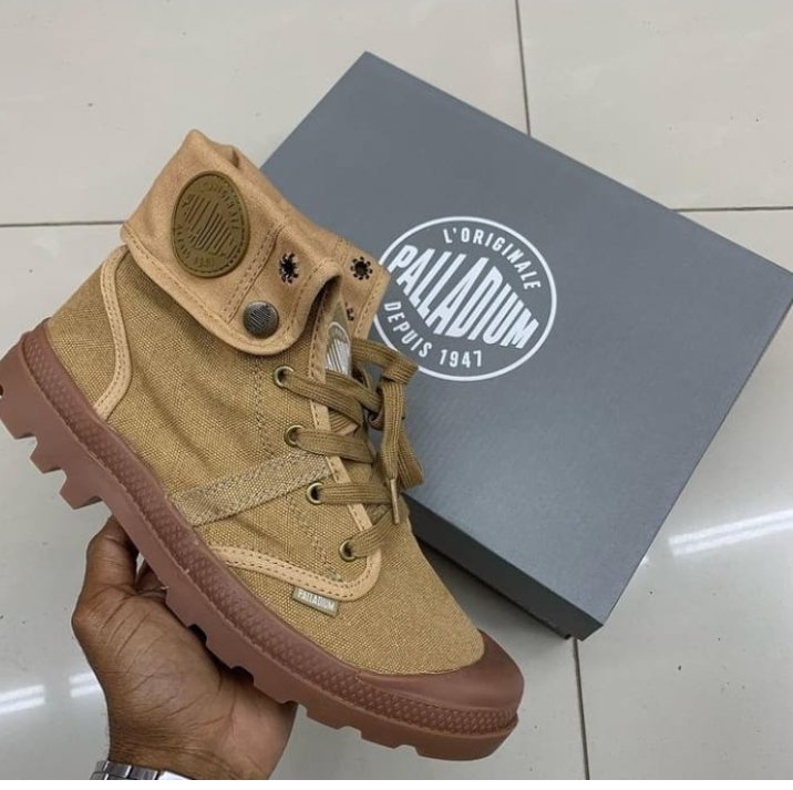 Kickzstore1's tweet photo. Vem aí festas do final do nada nada melhor que ter os pés bem equipados custo 4.199,00MT +258-825989099 https://t.co/KVGdoFpFvr