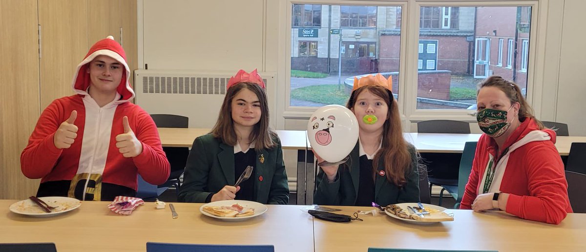 SibfordLearning's tweet photo. ‘Perhaps the most neglected of all the advices is that we should live adventurously. If there is one wish I would pray the Spirit to put into our Christmas stockings, it is warmth, openness, passion, a bit of emotion that doesn’t mind making a fool of itself occasionally.’ https://t.co/XiXxqDiL3H