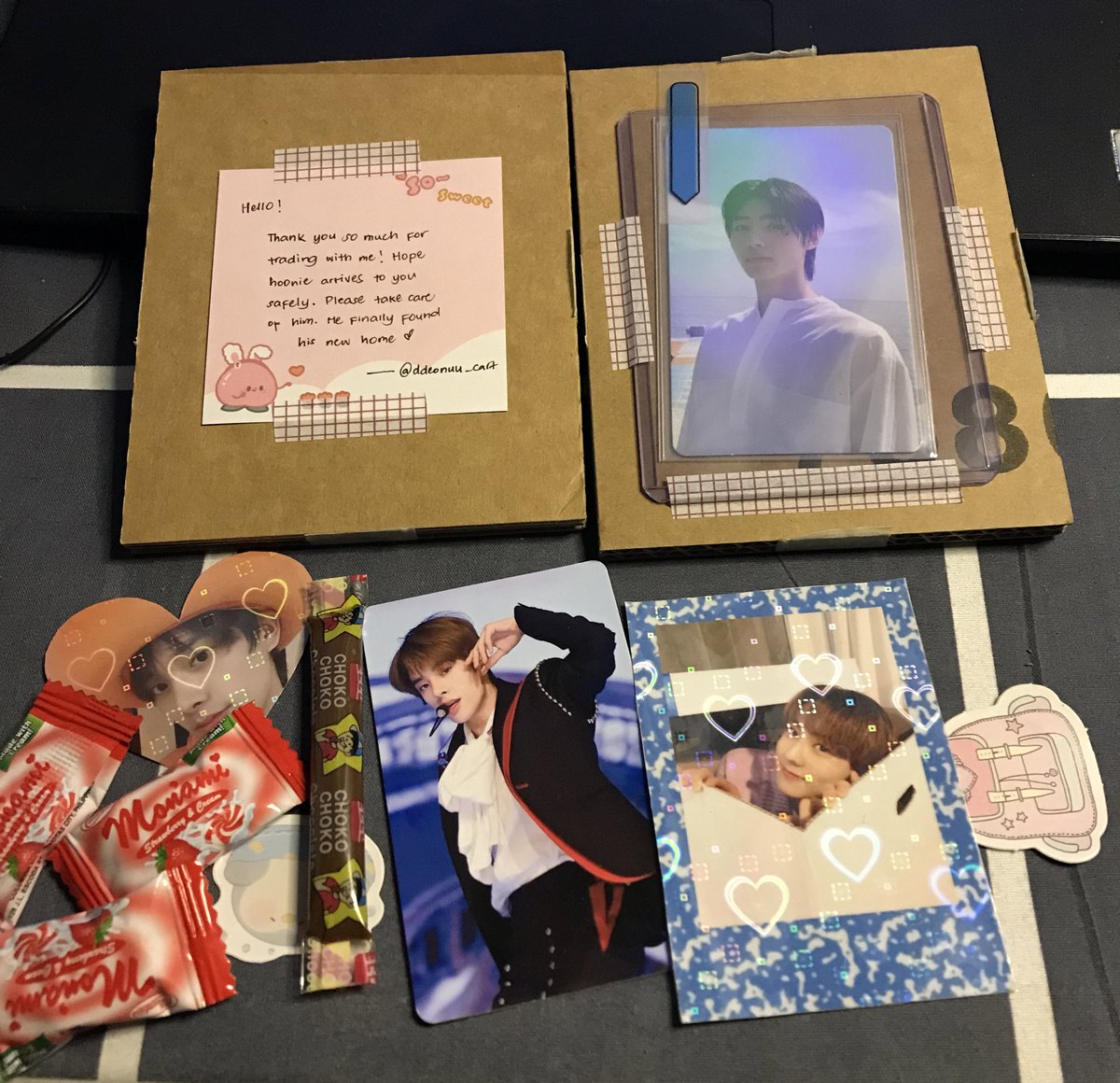 heeunice_'s tweet photo. #heeunicemails 📦
#heeunicetrades 🔄
- from @ddeonuu_cart ♡
Sunghoon came home na, finally ~
Thank you so much gela, ang ayos ng pagkakapack and kahit galing pa sa malayo ito walang kadamage damage ^^ ang generous rin ng freebies 🥺❤️ https://t.co/GDwIjV3G3n