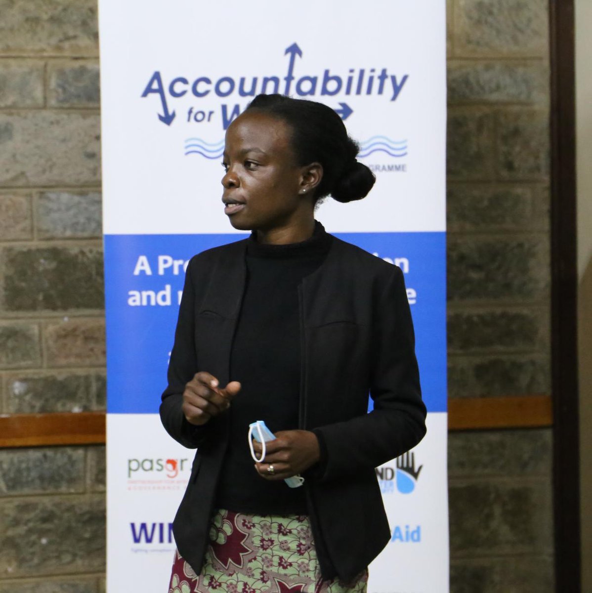 PASGR_'s tweet photo. Participants giving feedback from the group discussions.
#Utafitisera #H2Ogovernance https://t.co/O9YGK9YZGK