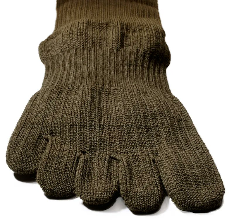 taiyoworking's tweet image. [靴下情報]今日はGUTS-MANのスーパーストロング５本指ソックスFR-01をご紹介😊
かなり厚手なので小さめの靴を履いている方は入らない可能性があります
カラーはブラックとグリーンの2色で、サイズは23~25cmのS、25~27cmのM、27~29cmのLです😃
#GUTSMAN #ガッツマン #靴下 #自衛隊 #久里浜 #横須賀