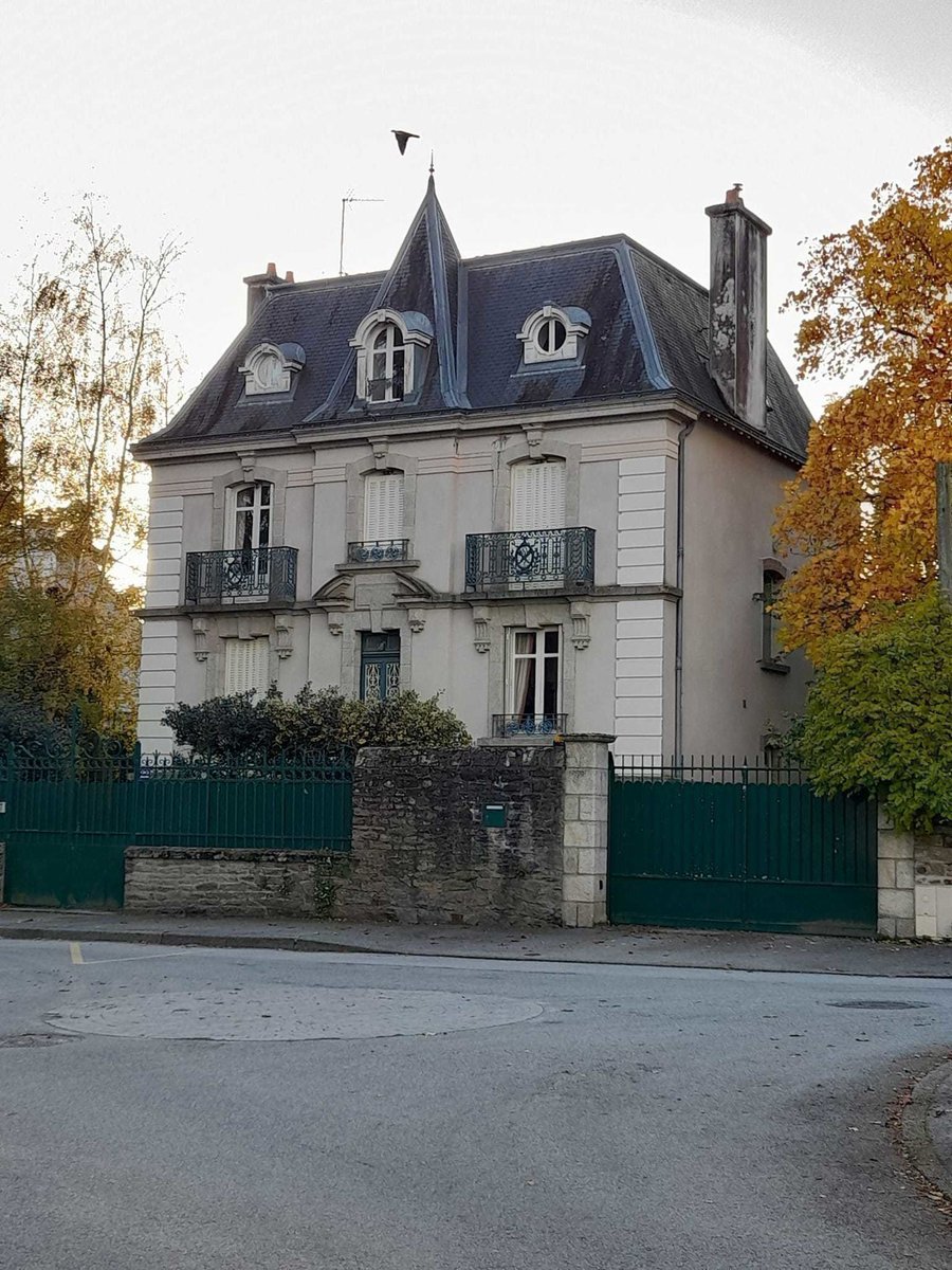 vanetys's tweet photo. En direct de #Vannes ! 🏠 https://t.co/bvv9h0LELs https://t.co/nCF3lAads9
