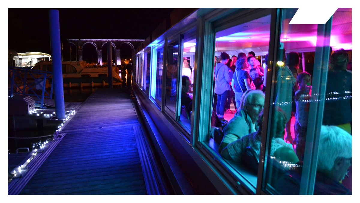 EvenementProPDL's tweet photo. Savez-vous que le réseau “Bienvenue en #Mayenne organise à l'occasion des Lumières de #laval un dîner-croisière pour accueillir ses nouveaux cadres et dirigeants, pour leur faire découvrir #Laval de nuit… Pourquoi ne pas offrir ce beau cadeau à vos collaborateurs ? https://t.co/wLfQnowC8C