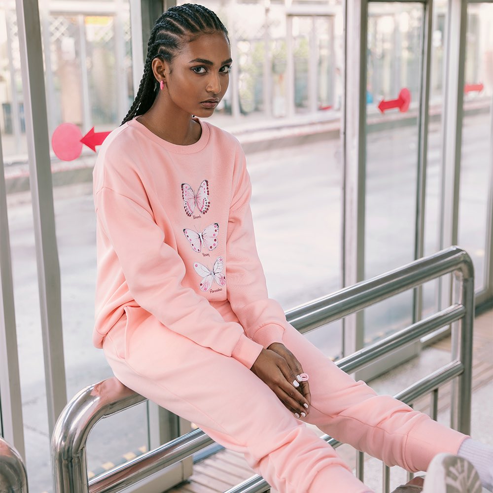 beyondeast_pk's tweet photo. Get cozy! This co-ord set is perfect for lounging around.

Butterfly Co-ord Set // 𝐖𝐞𝐬𝐭𝐞𝐫𝐧 𝐂𝐨𝐥𝐥𝐞𝐜𝐭𝐢𝐨𝐧 - 𝐖𝐢𝐧𝐭𝐞𝐫’𝟐𝟏

In-store &amp; online 
https://t.co/0UZsOHCyIP

#BeyondEast #BETakesTheCity #TakeTheCity #WesternCollection #BEWinters #WinterCollection https://t.co/AqNA3zWo9t
