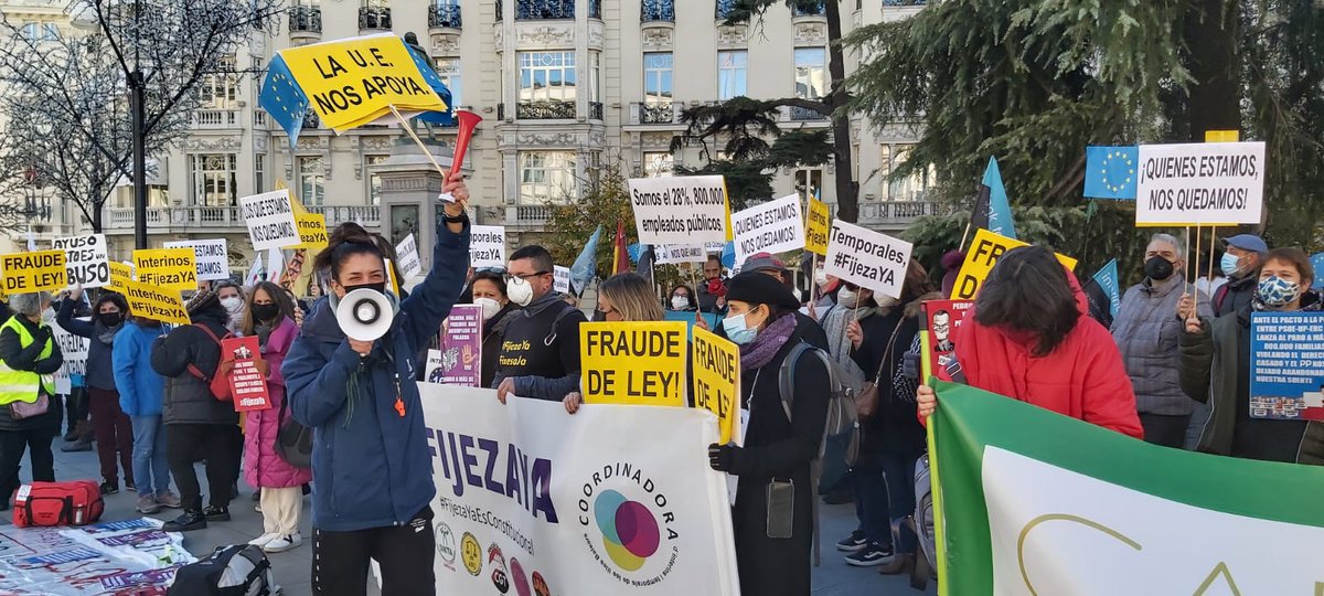 fijeza_arauz's tweet photo. 📍Pidiendo y exigiendo empleo digno, Justicia y aplicación de la normativa de la UE.
📍 Nuestra admiración eterna hacia ellos: empleados públicos temporales víctima de abuso que llevan años siendo explotados por nuestras AAPP que incumplen los mandatos de la UE.

#FijezaYA #Arauz https://t.co/0vfAXblW7W