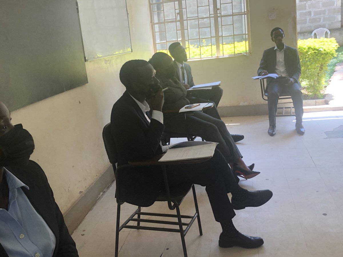 Our very own Madam Speaker <a href="/foum_iman/">Asmahan Foum Iman</a>  of the law society showing what she knows best🔥🔥🔥 #2021uculsklamootcompetition