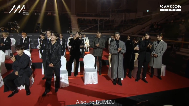 miss_svtmafia's tweet photo. BEST PRODUCER AWARD, SEVENTEEN WOOZI!!! @pledis_17 

His members were all standing and cheering for him al throughout! 💖 https://t.co/AQiiERqqrs