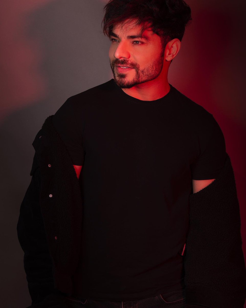 bhatdanish012's tweet photo. || E C S T A S Y || #bhatdanish #malemodel #photoshoot #menstyle #mensfashion  #photography https://t.co/yOB6ZOzC8P