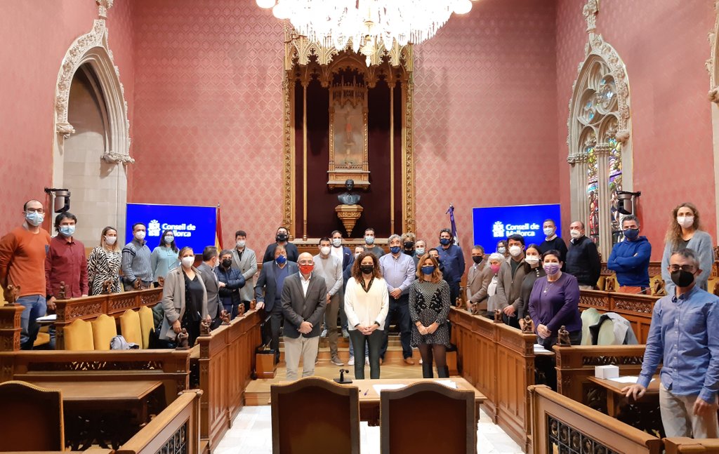 CatalinaClader1's tweet photo. Ens retrobam al Ple del Consell Esportiu. La pandèmia no ho ha posat fàcil però hem superat el cop i gràcies a la feina de tots hem fet arribar l'esport i els seus valors a més gent

Hem creat programes nous, ampliat ajuts i volem créixer en xarxa a tots els municipis

Tots junts https://t.co/9y8MmvB4XE