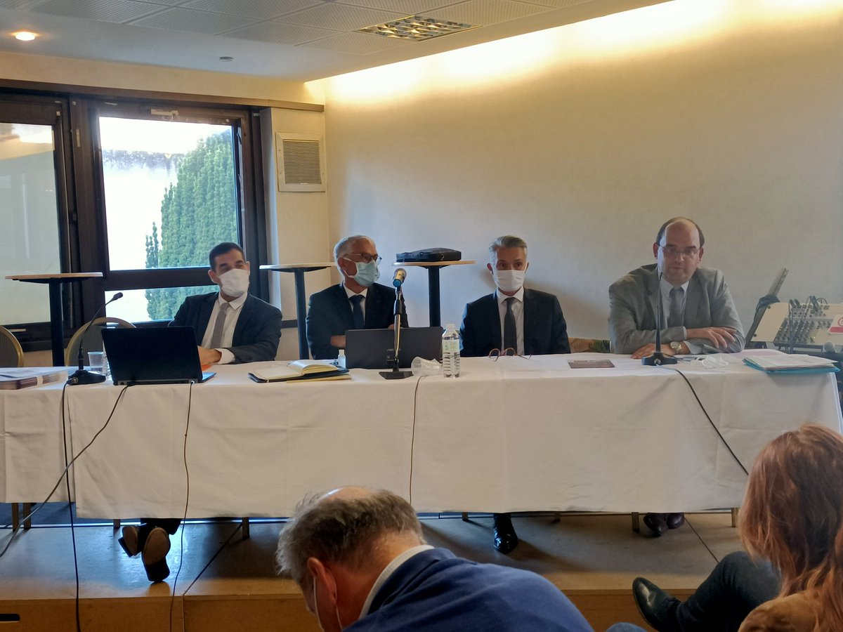 PRSaintGaudens's tweet photo. Ce matin j'interviens avec le @PRMontauban et @ENM_France devant l'association nationale des délégué(e)s du procureur.
Retour sur les missions des délégué(e)s et échanges avec l'assemblée.
Merci pour cet accueil
#andpr @justice_gouv https://t.co/YlOJlabVdc