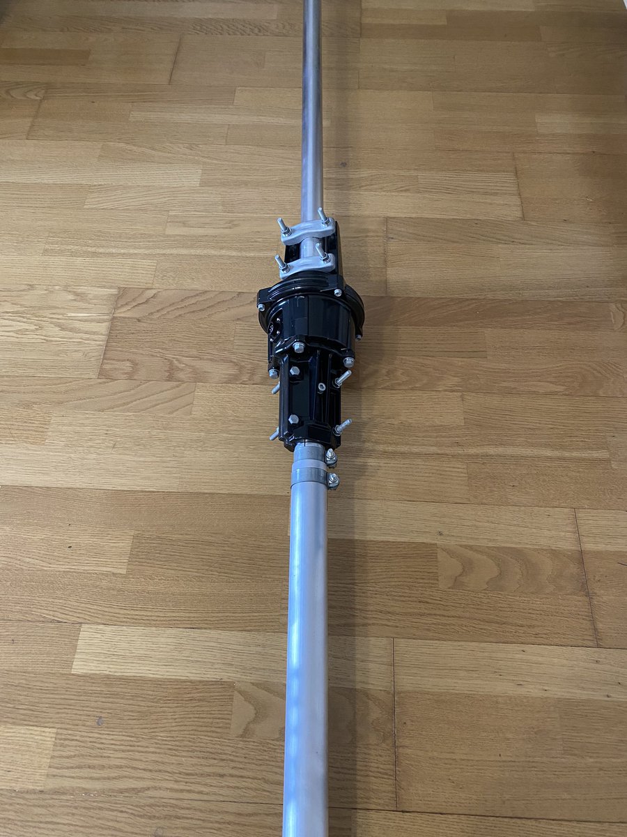 Es1Ram's tweet photo. Finally day off, prepared mast and rotor (Yaesu G-450C)for my 2m/70cm antenna PA144-433-22-3AP made by  YU1CF. Hope to put it up soon:)
#hamradio #amsat https://t.co/zLv1XACyv4
