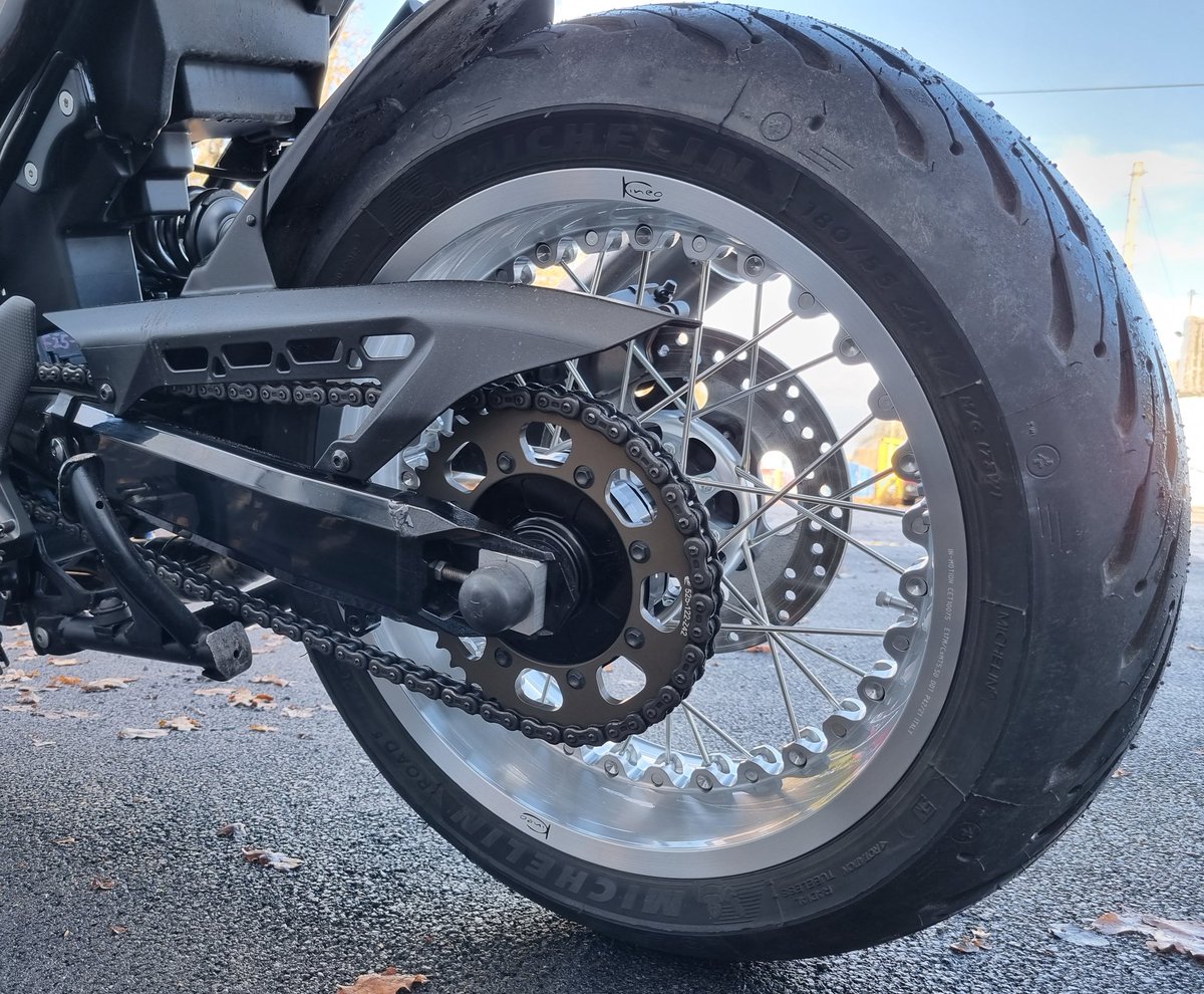 PDQDyno's tweet photo. Z900RS back in with us to have his new Kineo Wheels fitted, having previously been in with us for K-Tech SSK kit and springs, Nitron R1 HPA Shock and to have his Brembo M4 Calipers and RCS Master Cylinder fitted
@PDQDyno #kineowheels #ktechssk #ktechsprings #nitronshock #z900rs https://t.co/vrYfVx8hQA