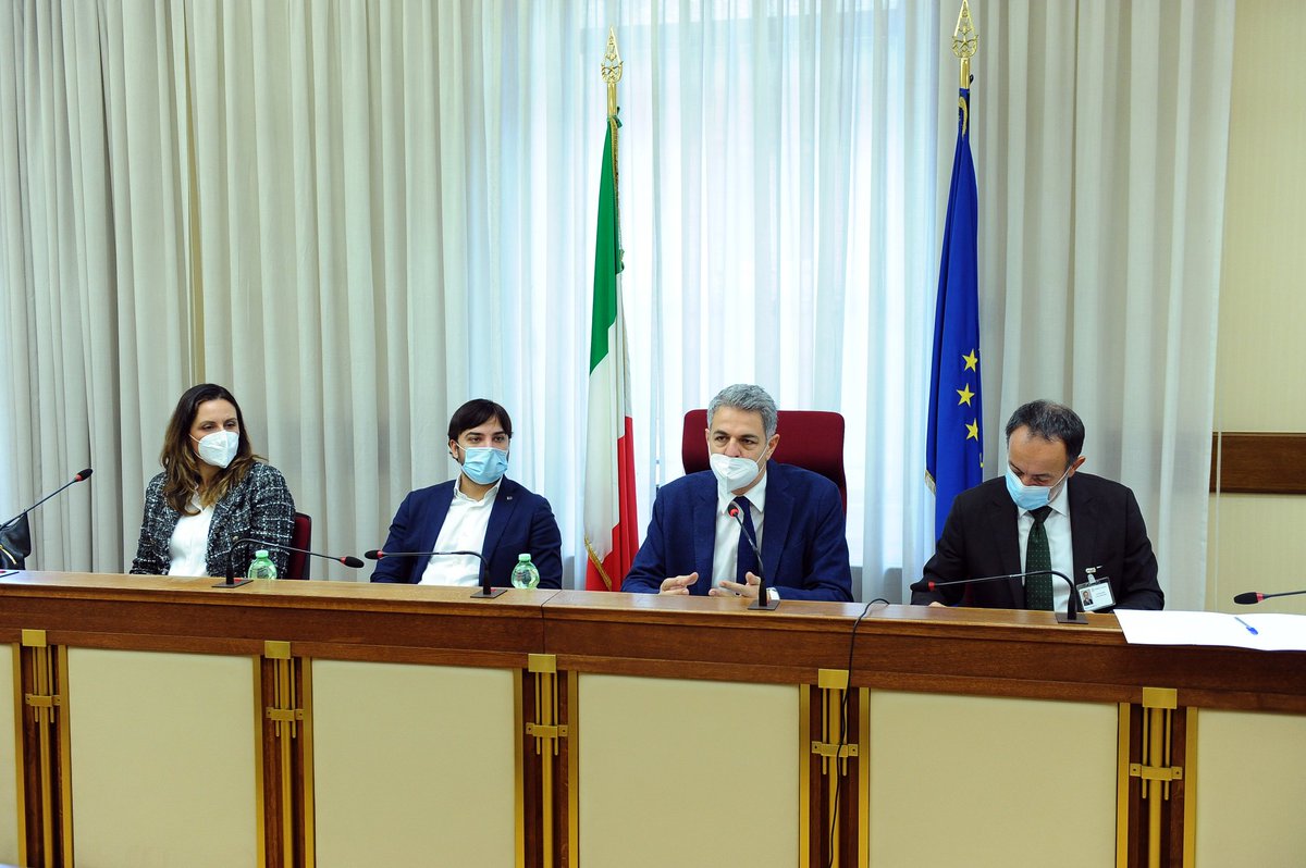 Si è costituita oggi la Commissione d'inchiesta sulla tutela dei #consumatori. Eletto Presidente <a href="/simonebaldelli/">Simone Baldelli</a>; Vicepresidenti <a href="/CaiataSalvatore/">salvatore caiata</a> e Maria Soave Alemanno; Segretarie <a href="/sara_moretto/">Sara Moretto</a> e <a href="/FraBonomo/">Francesca Bonomo</a> #OpenCamera #OpenParlamento