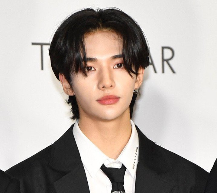 #HYUNJIN